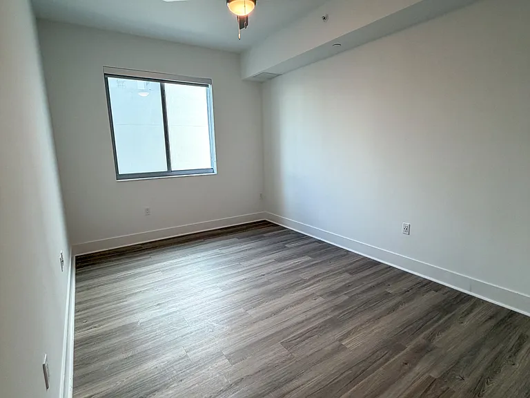 2751 N Miami Ave #5 — Photo 5