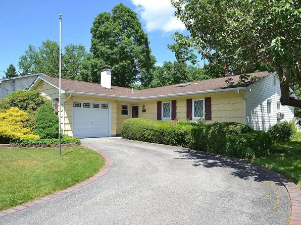 23 Norma Boulevard, Holbrook, NY 11741