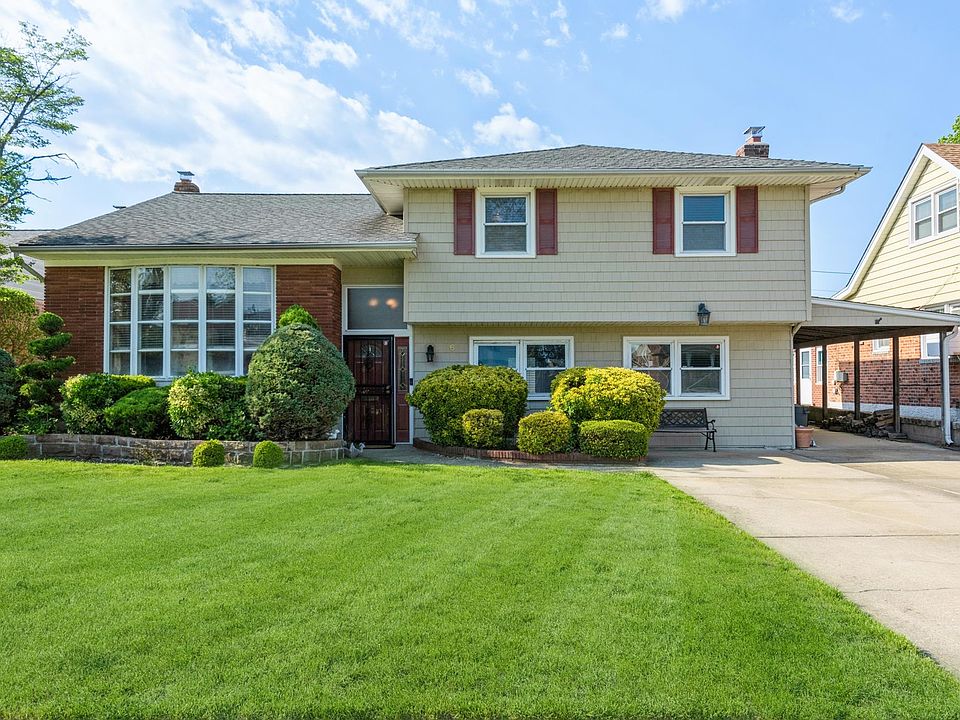 1st image of 6 De Chiaro Ln