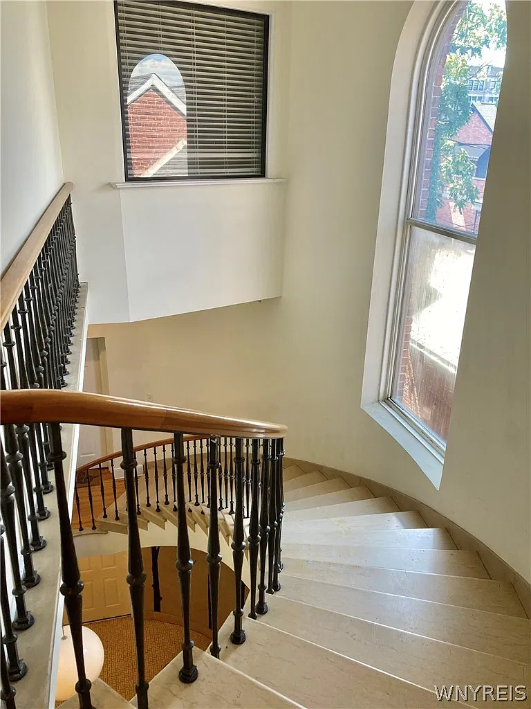 Studio, 1.0 bath, 700 sqft, $1,250 — Photo 3