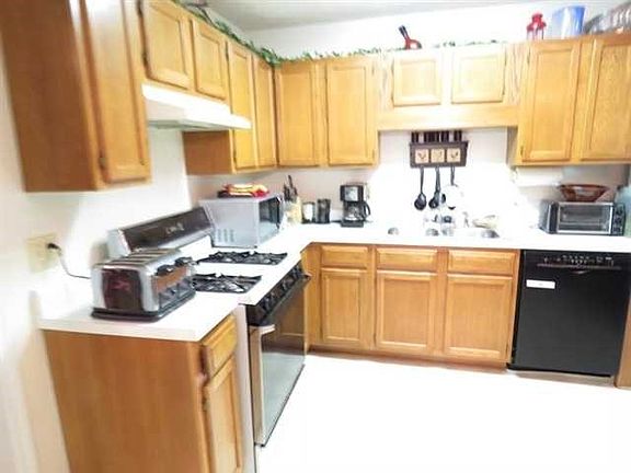 5th image of 2096 Wedgewood Dr