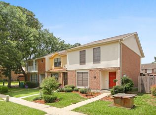 2325 Oxford Pl, Gretna, LA 70056