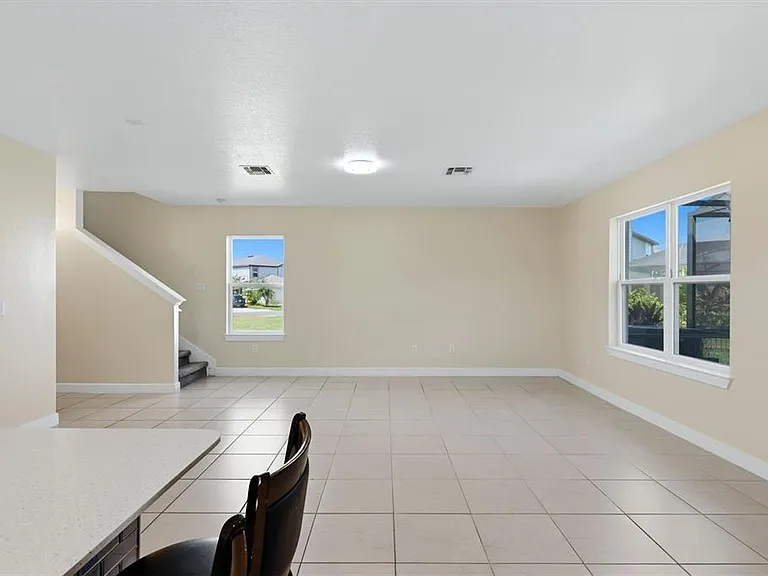 9108 Royal River Cir — Photo 10