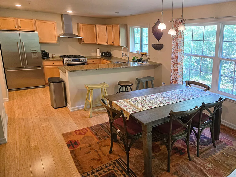 3045 Barclay Way — Photo 4