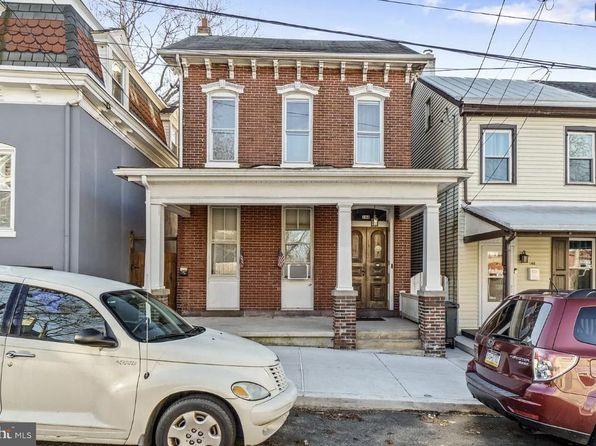 148 Walnut St APT 2