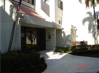 303 Racquet Club Rd APT 105, Weston, FL 33326