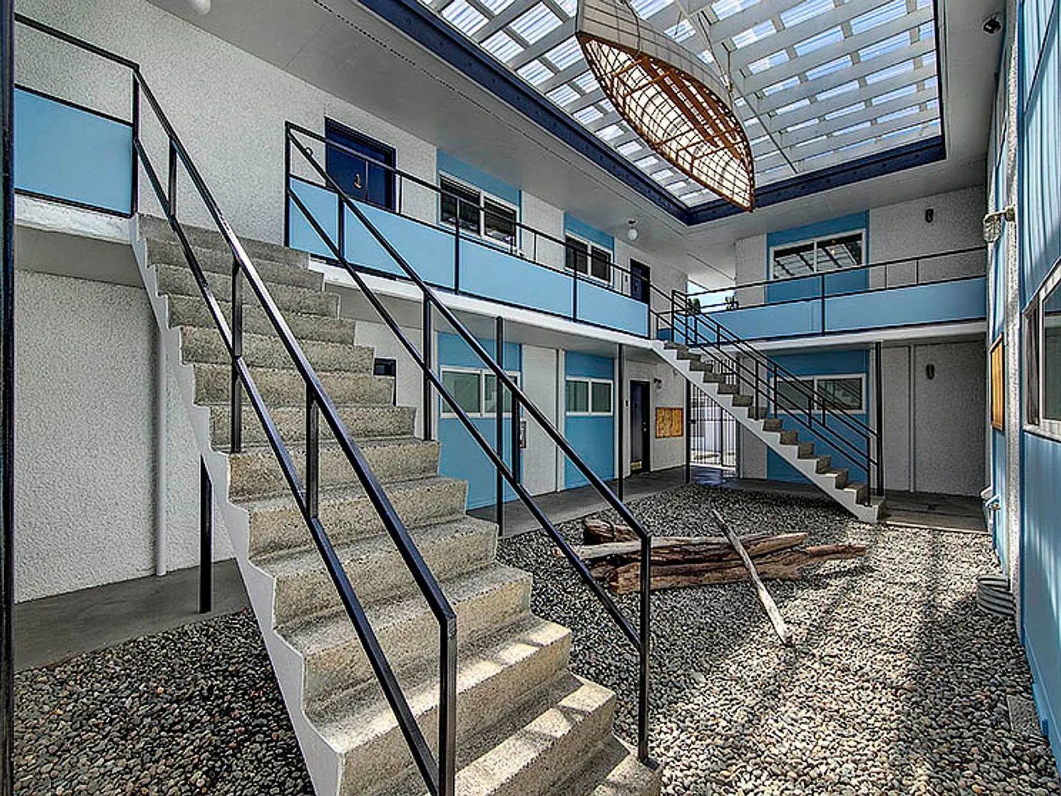 Riverside Apartments — Photo 3