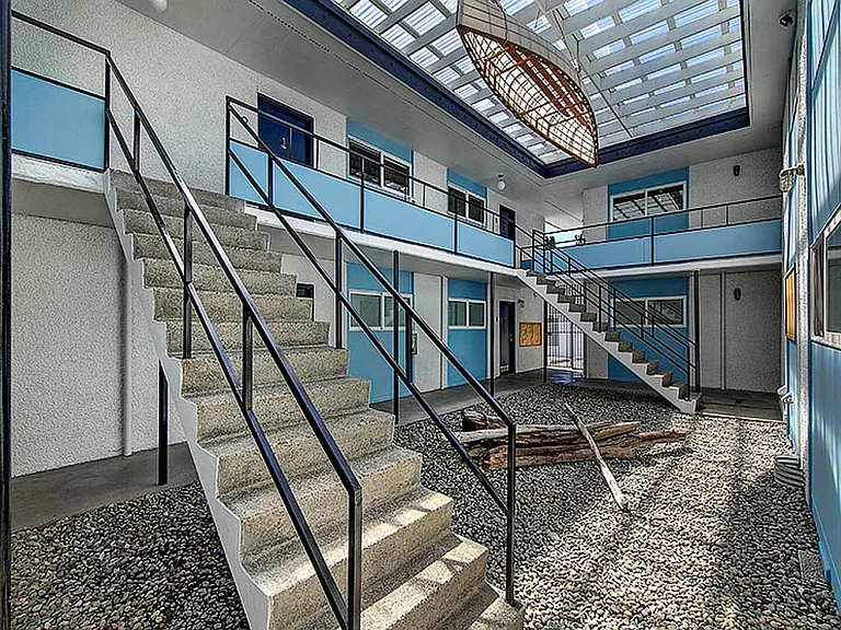 Riverside Apartments — Photo 3