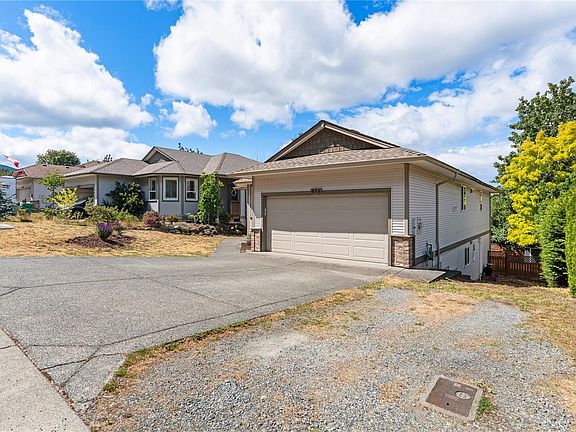 3rd image of 456 Alpen Way