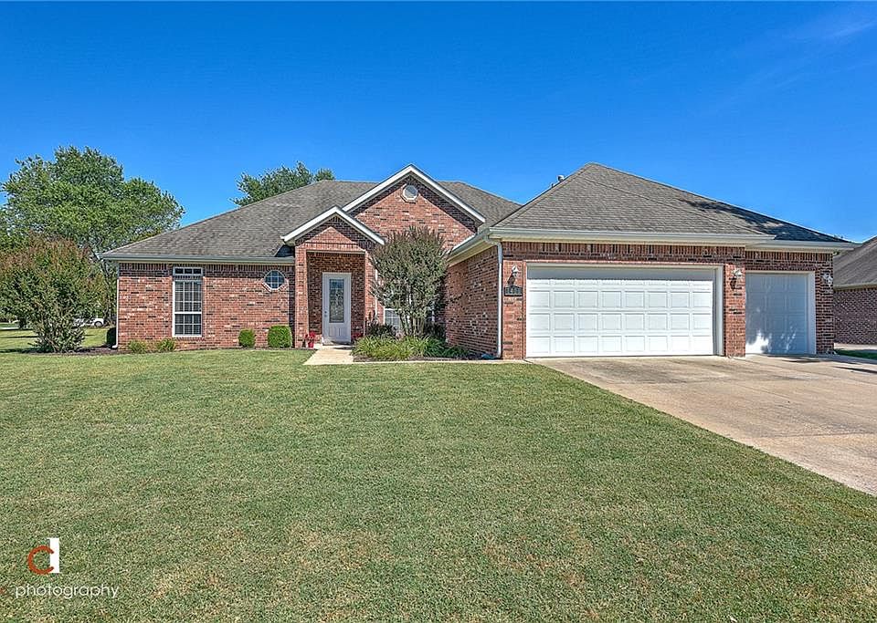 1st image of 1406 S Saint Andrews Cir