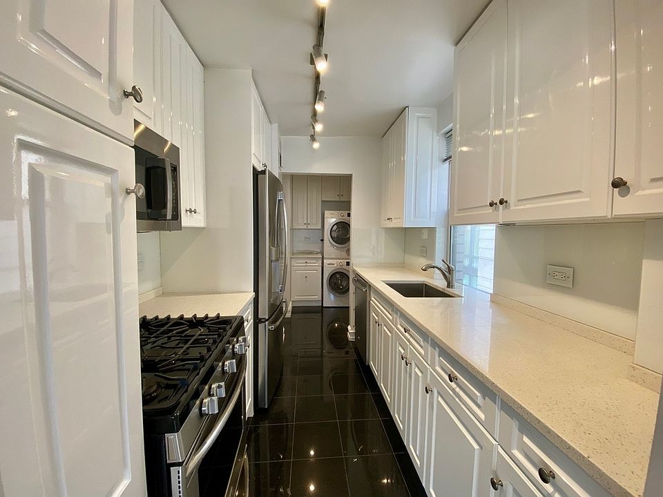 1st image of 420 E 79th St APT 12D