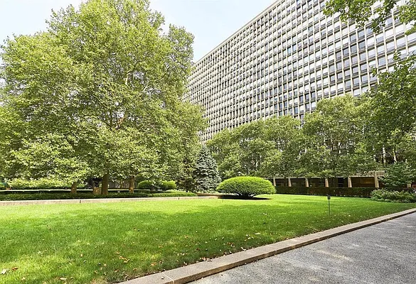 Rented by City Connections Realty | media 16