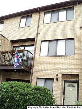 1st image of 22 Arielle Ln