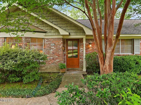 1015 Briarfield Rd, Jackson, MS 39211