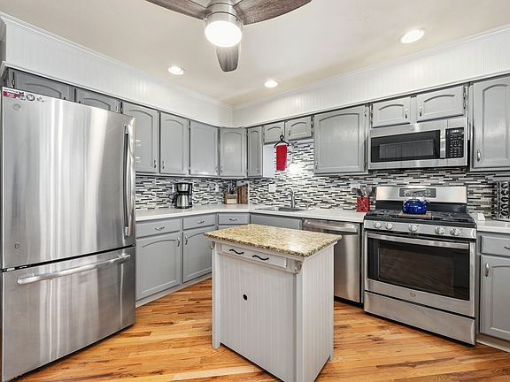 5th image of 2101 Sandstone Dr