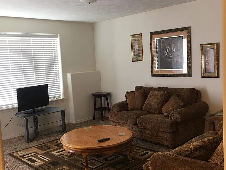 1481 SE Honeysuckle Loop — Photo 3