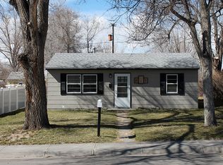 620 S 9th St, Douglas, WY 82633