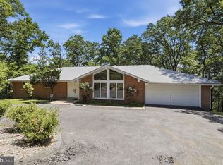 935 Dingle Park Dr, Cumberland, MD 21502