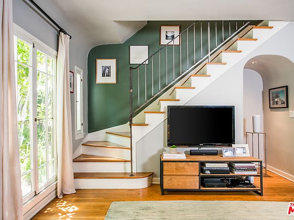 3rd image of 7915 Norton Ave #3/8