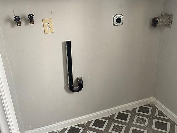 5th image of 346 W 36th St #1