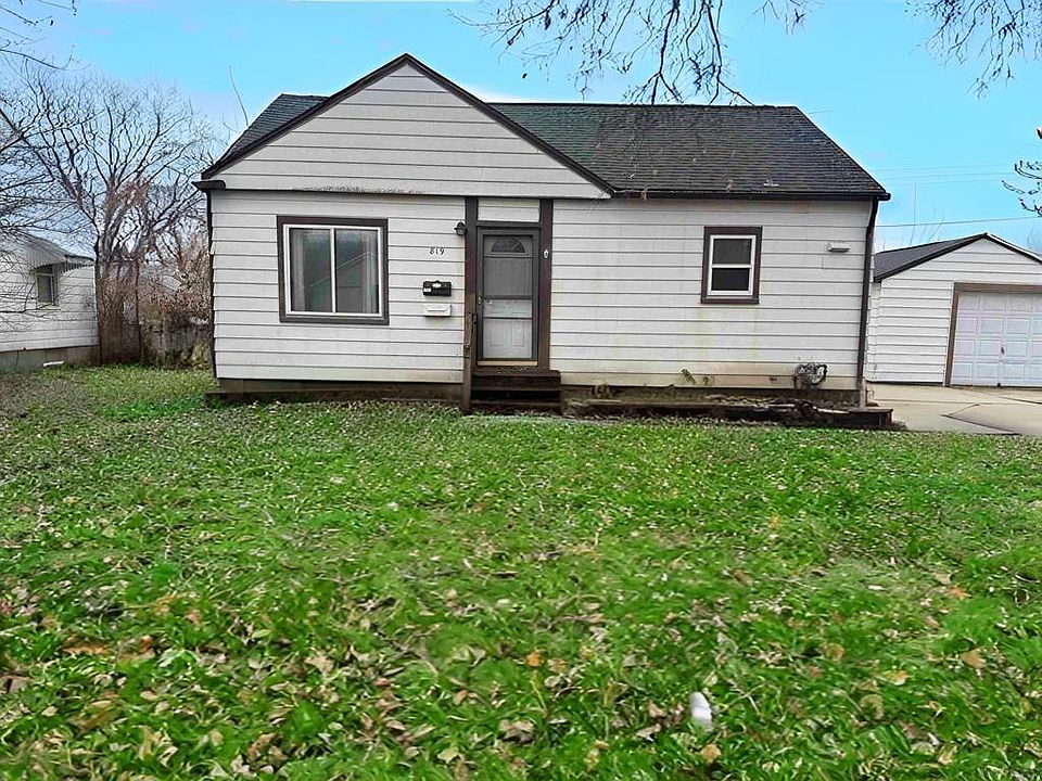 1st image of 819 Hanna Blvd