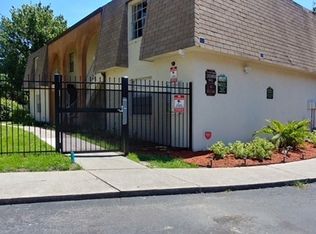 643 W Oak Terrace Dr Building B, Leesburg, FL 34748