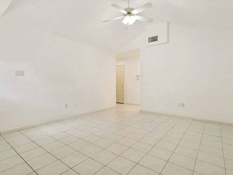 3202 Eisenhauer Rd #801 — Photo 11