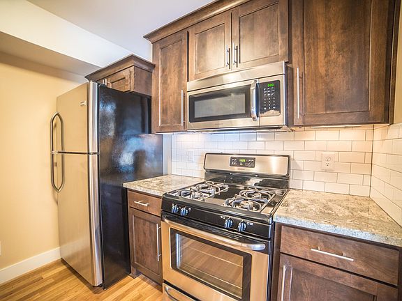 4th image of 4060 McGee St APT 4