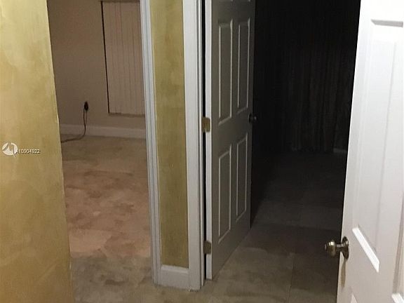 4th image of 13025 SW 107th Ter Unit 1
