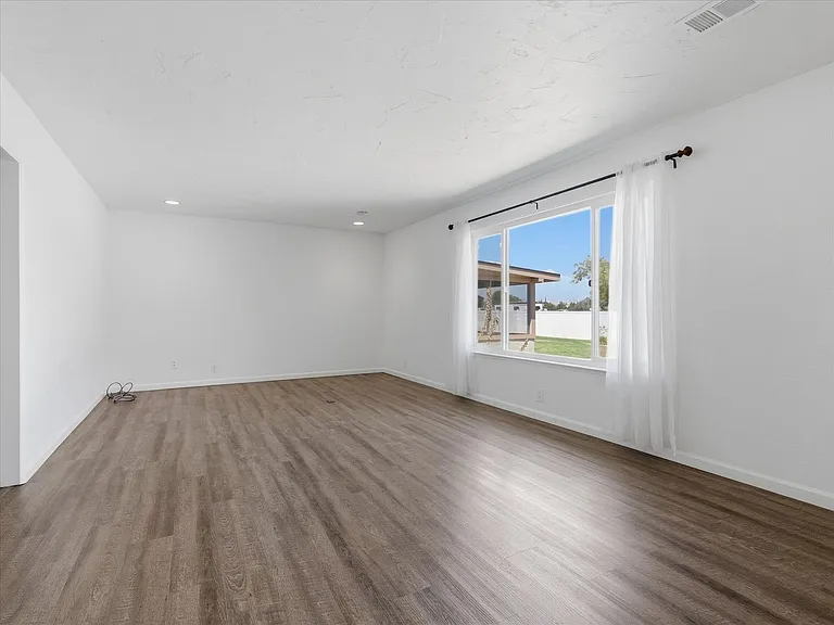 2224 N Bethel Ave — Photo 5