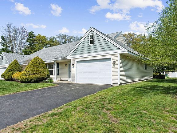 3rd image of 5 Cider Hill Drive #5