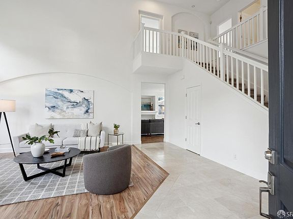 4th image of 311 Castile Way