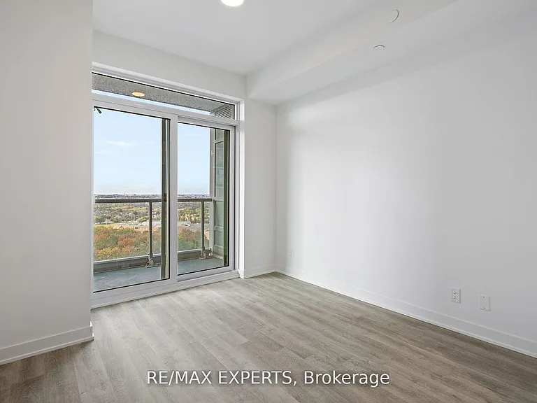 50 Upper Mall Way #B1504 — Photo 25