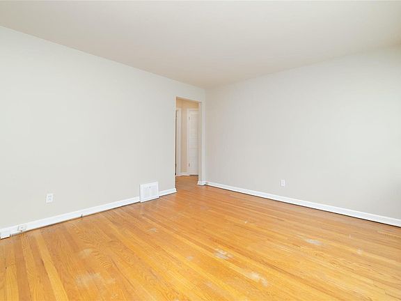5th image of 4400 Boswell Ave