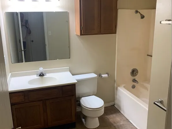 1111 Vattier St #7, Manhattan, KS 66502
