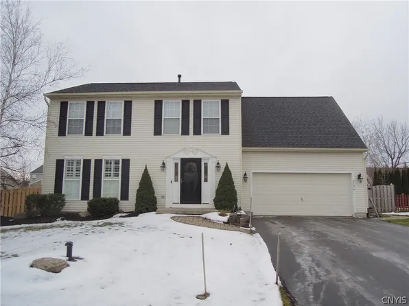 5106 Old Barn Rd, Clay, NY 13041