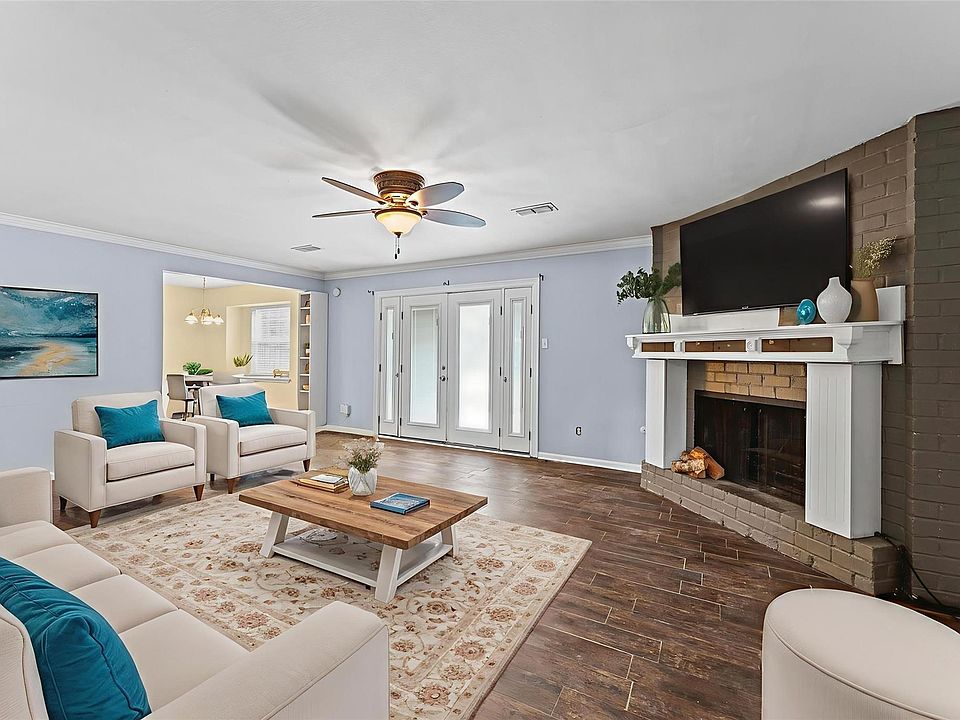 1st image of 427 Whitecap Dr