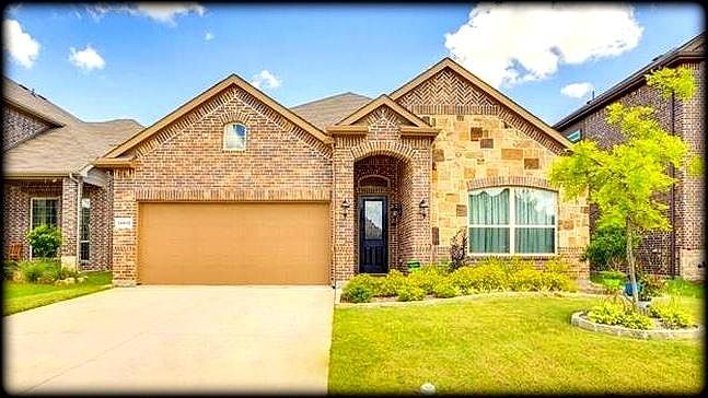 Beautiful All brick home welcomes you!