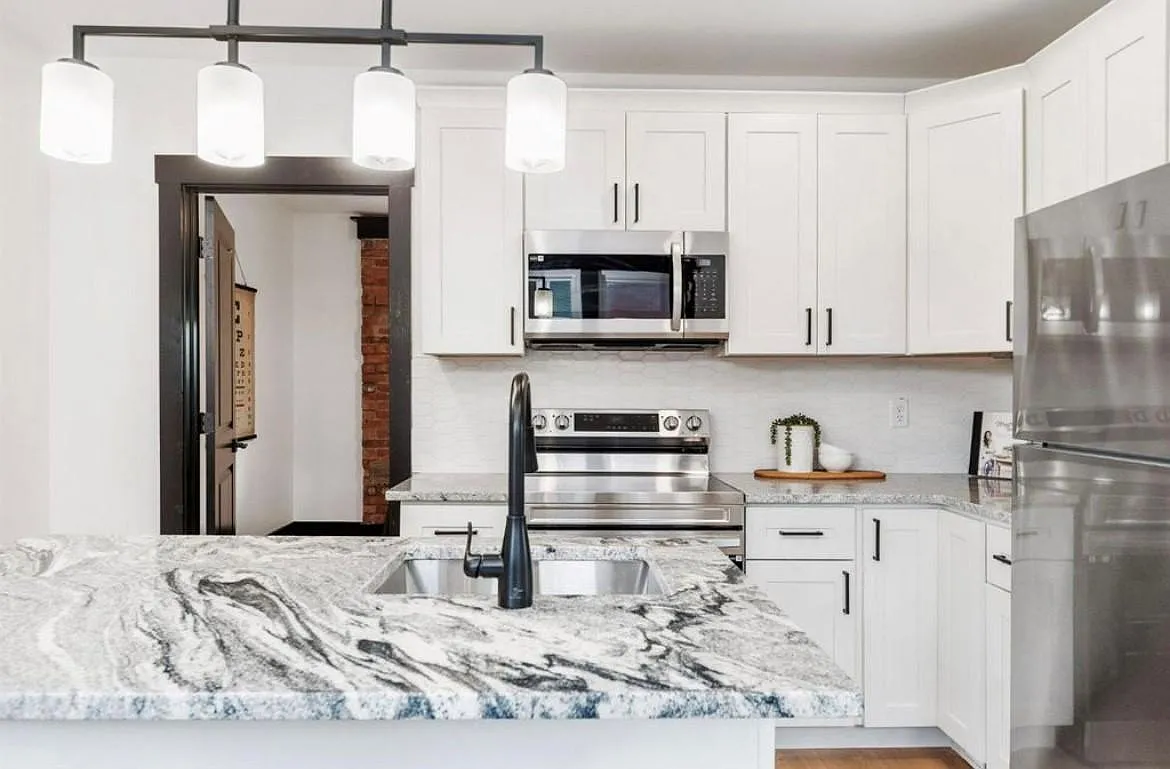 2 bed, 1065 sqft, $1,800 — Photo 2