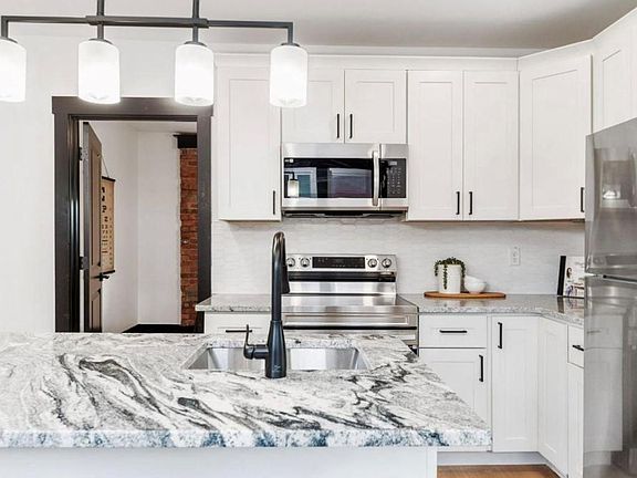 2nd image of 3021 Melrose Ave #1