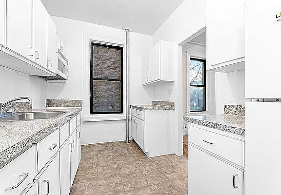 4th image of 555 W 170th St APT 1