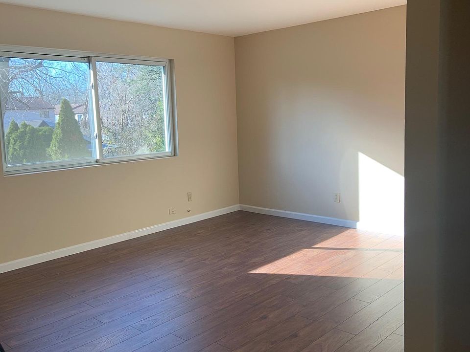 2nd image of 4163 Amboy Rd Floor 2