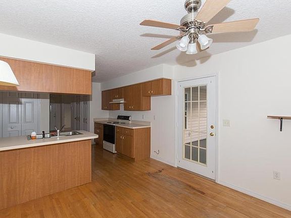 5th image of 1617 Grove Ct