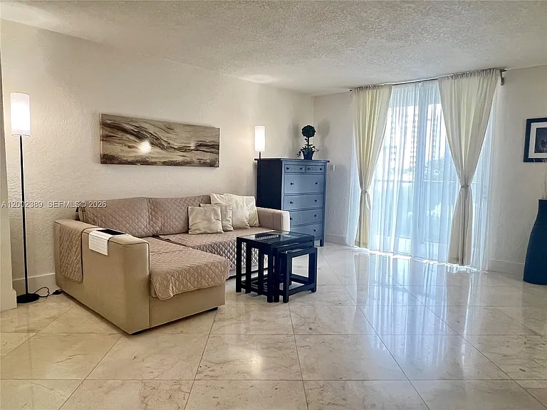 1750 James Ave #5D — Photo 6