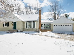 1270 Garden Ave, Roseville, MN 55113