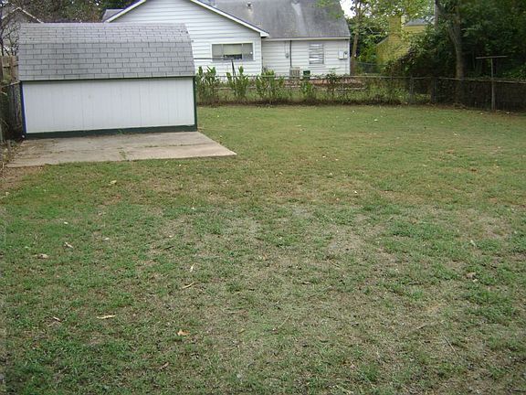 3rd image of 1705 Lilac Cir