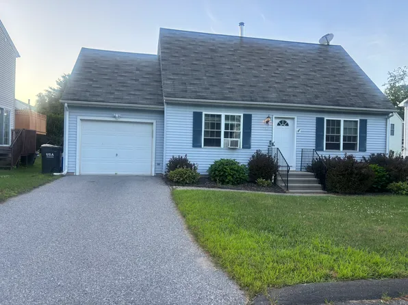 10 Park Mdw, New Hartford, CT 06057