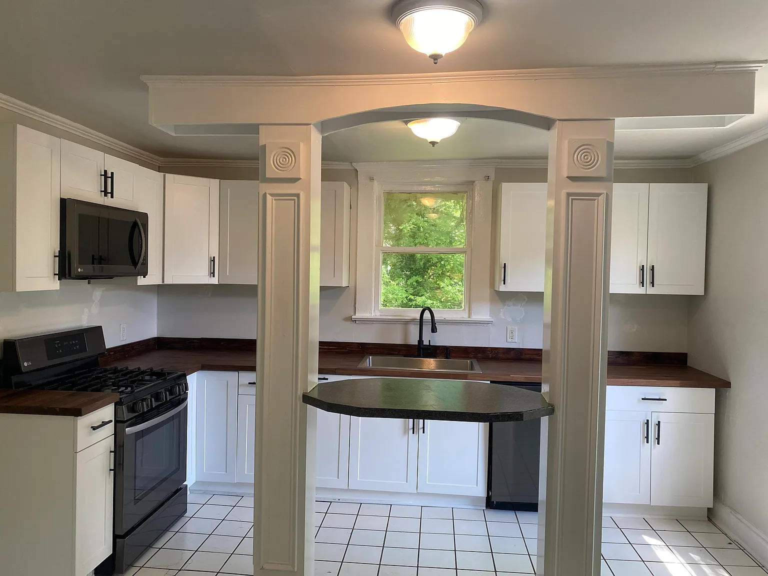 1450 Beatie Ave SW — Photo 3