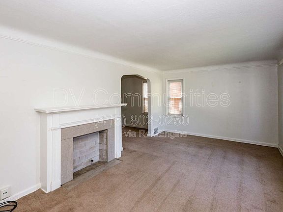 4th image of 4871 Oakland Dr