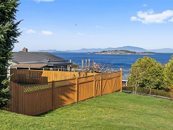 2nd image of 7158 Dickinson Rd